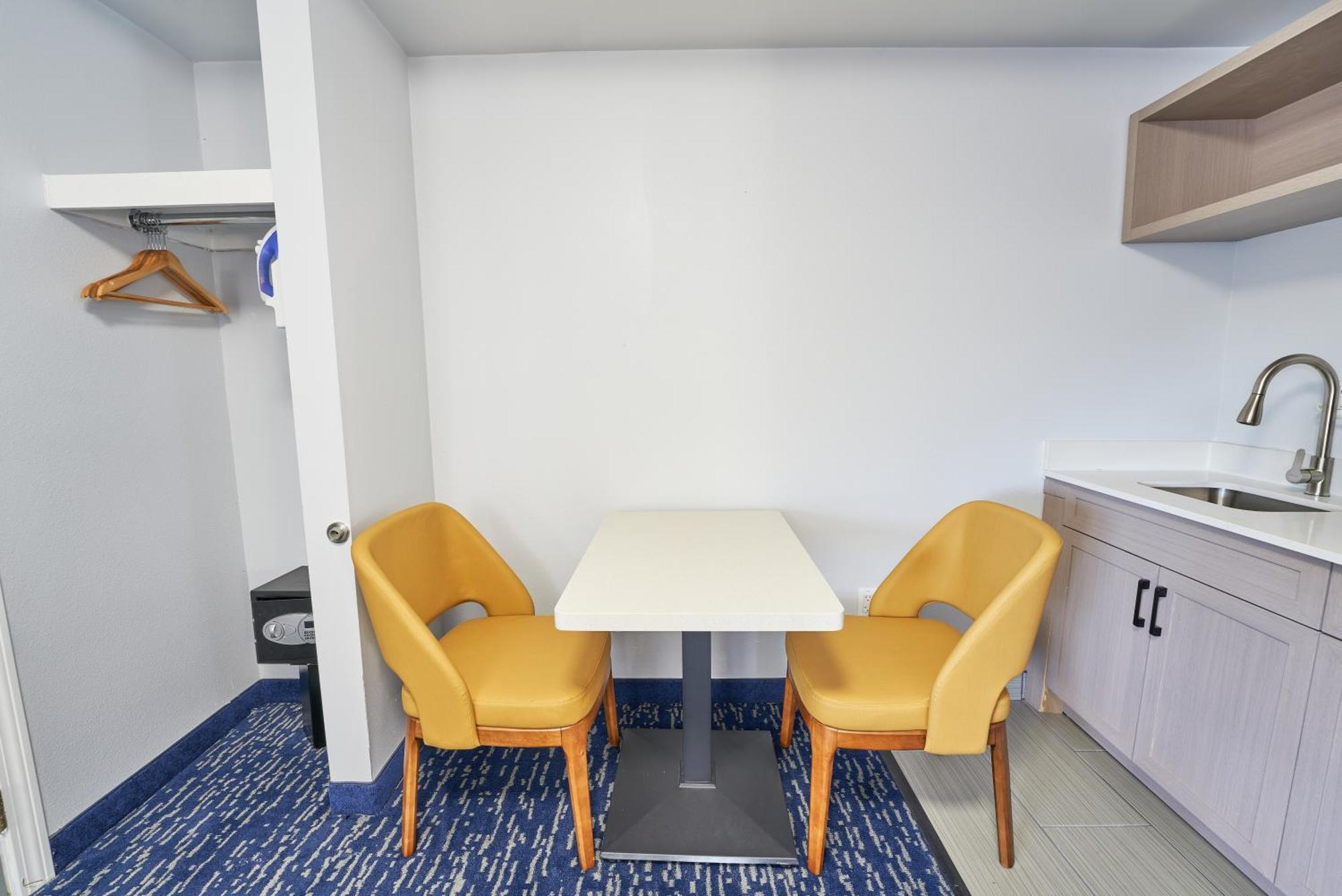All Seasons Inn & Suites Bourne Zewnętrze zdjęcie